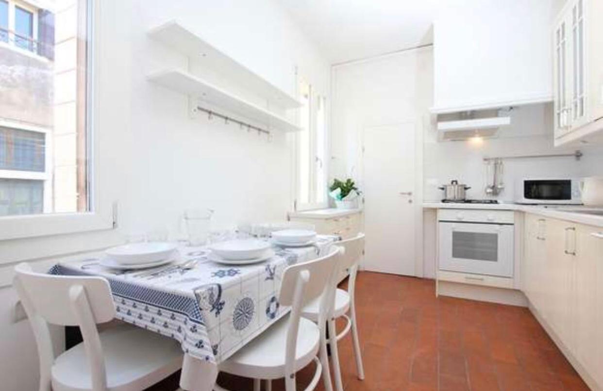 Camera Matrimoniale Standard con Bagno in Comune