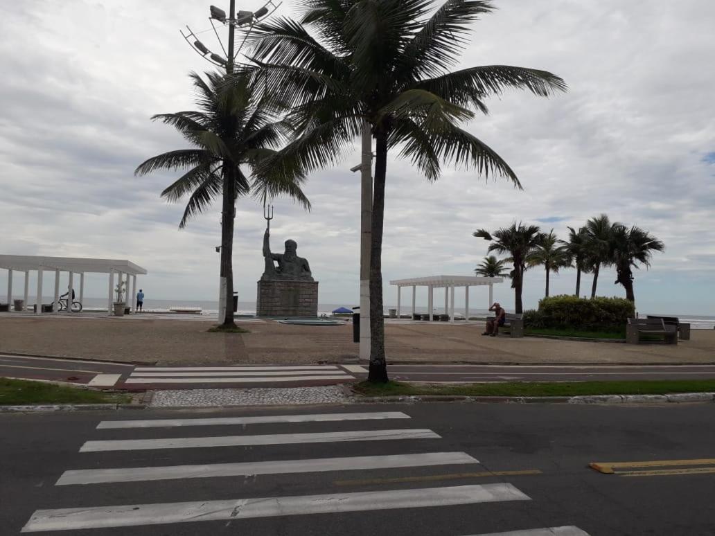 Kitnet Ocian Ótima localização - Bed and Breakfast Praia Grande