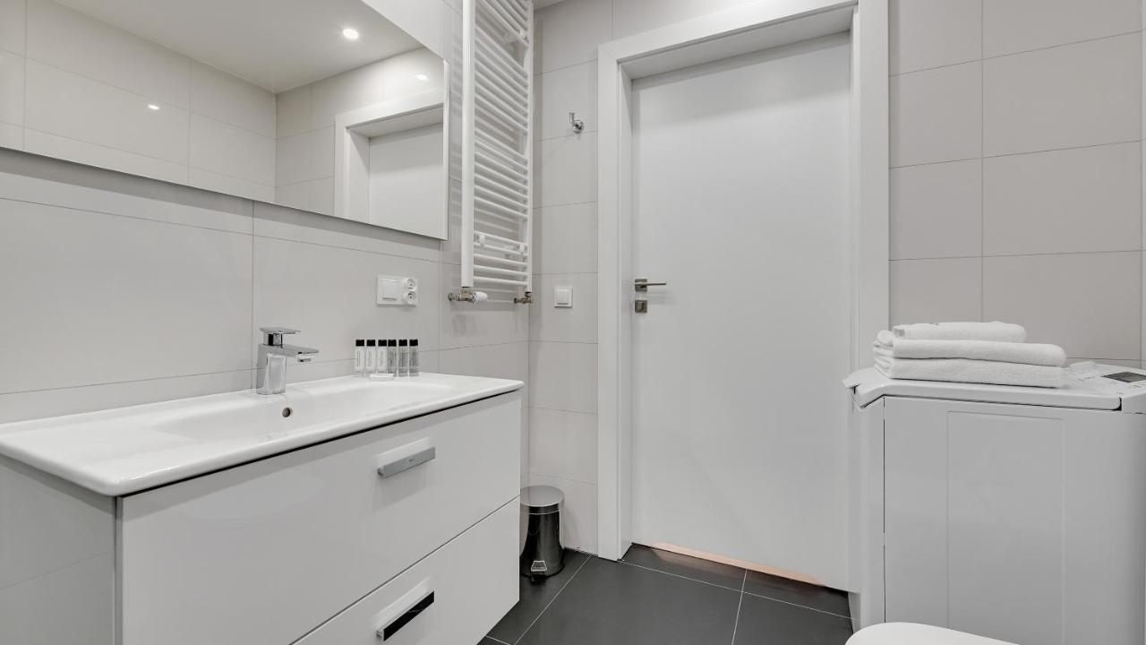 Two-Bedroom Apartment with Balcony (6 Adults)