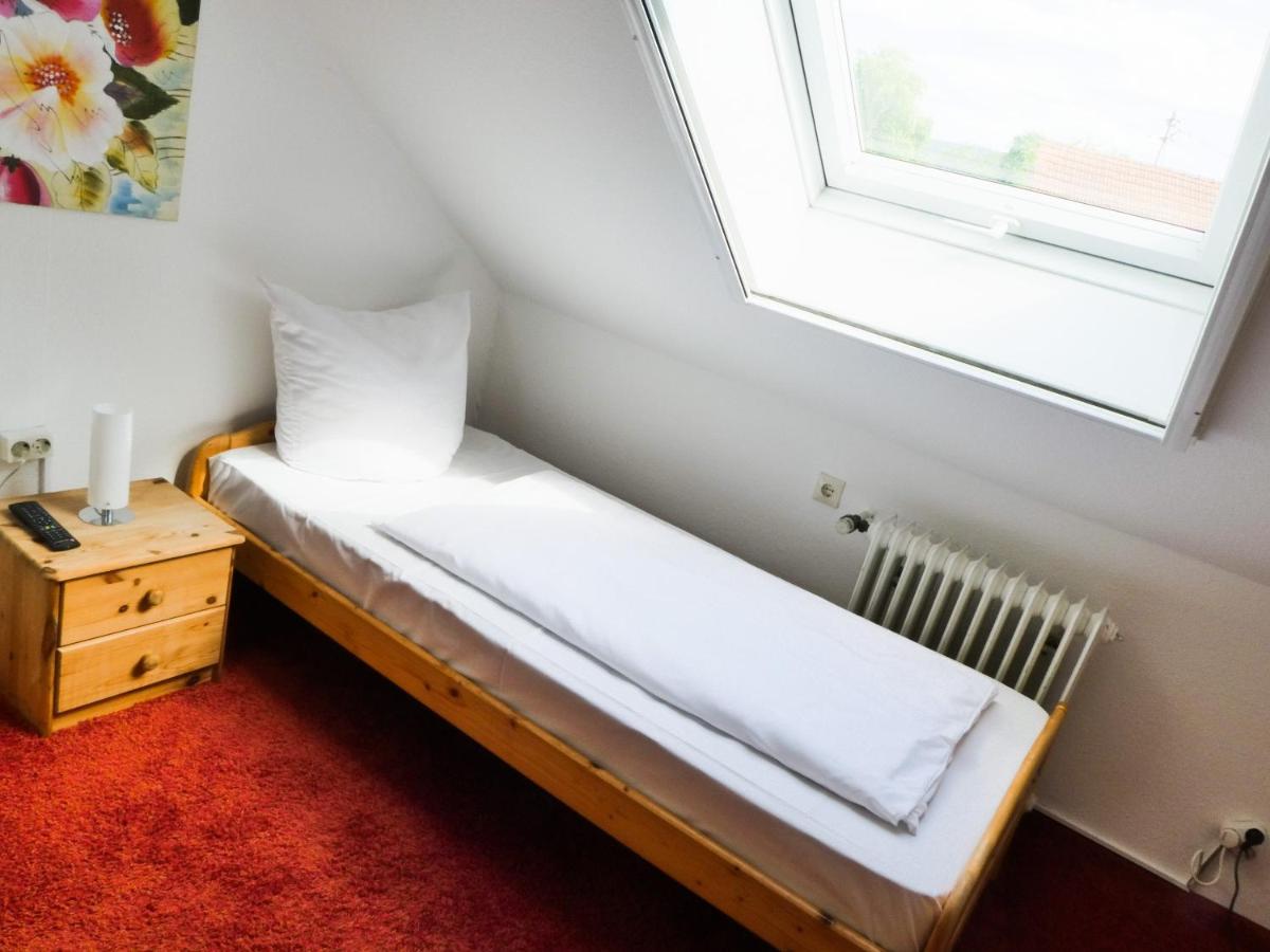 Single Room with Shared Toilet