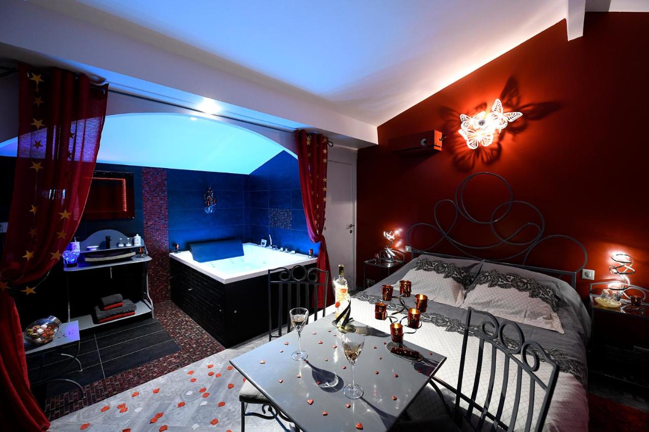 Studio with Spa Bath