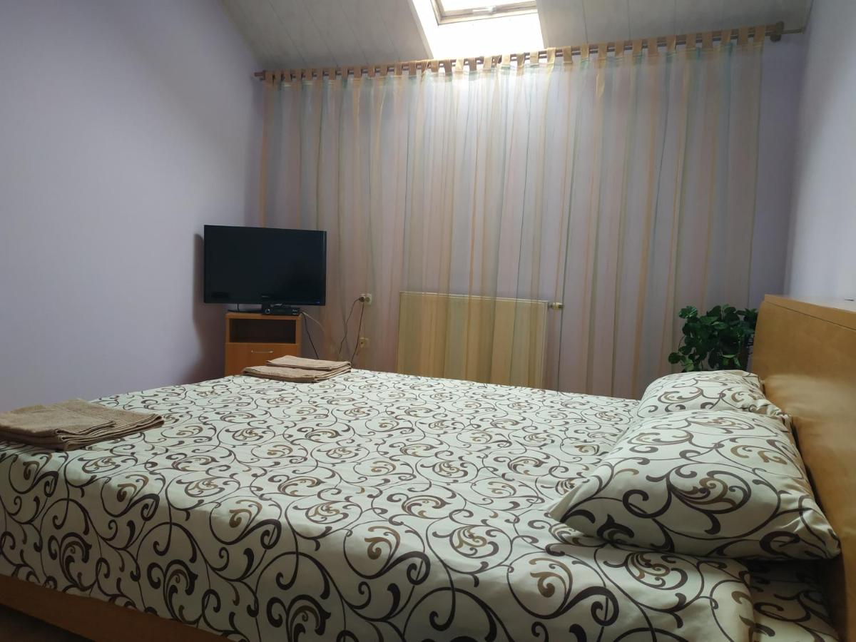 Large Double Room