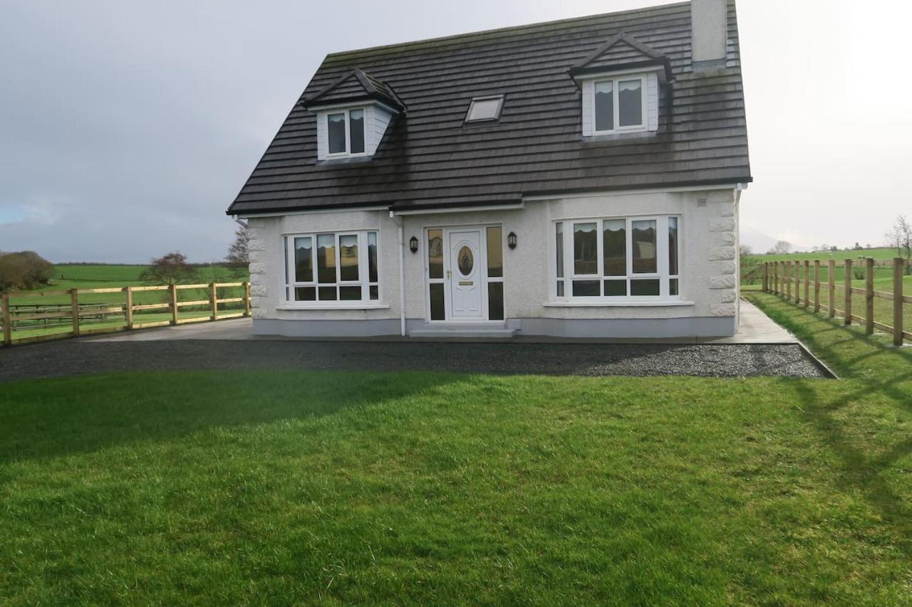 B&B Mayo - INGLEWOOD - Ballina - Crossmolina - County Mayo - Sleeps 8 - Sister property to Thistledown - Bed and Breakfast Mayo