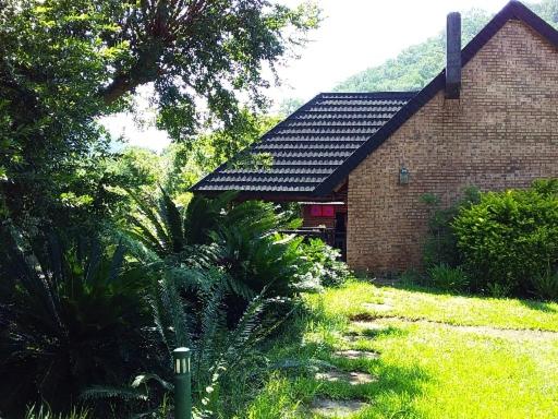 Crocriver Chalet Schoemanskloof - B&B