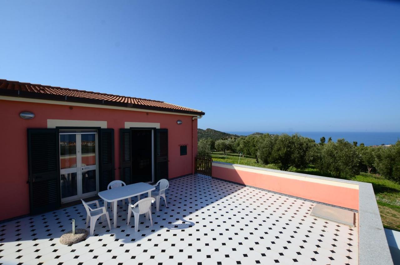 Villetta Olivia Casa in collina vista mare - B&B Castelsardo