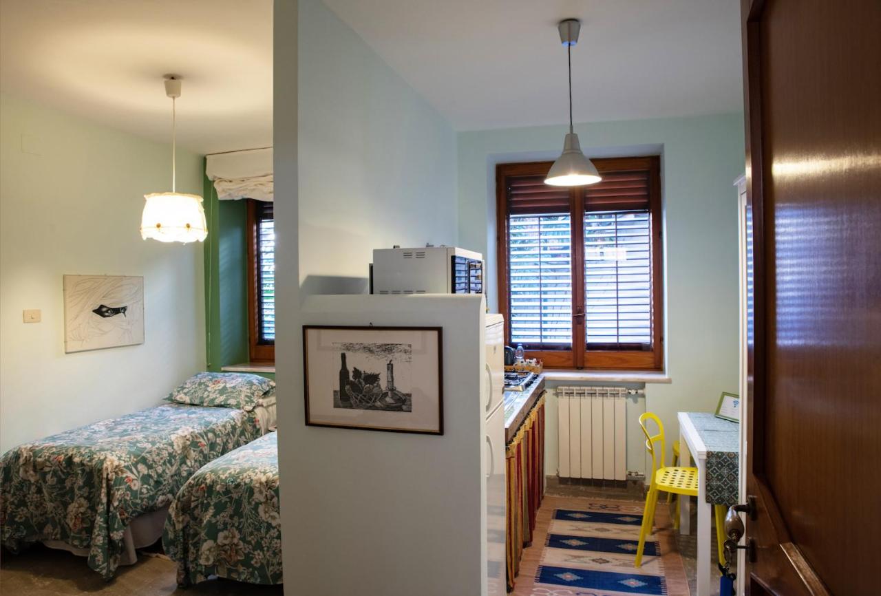 Doppel-/Zweibettzimmer mit Gartenblick
