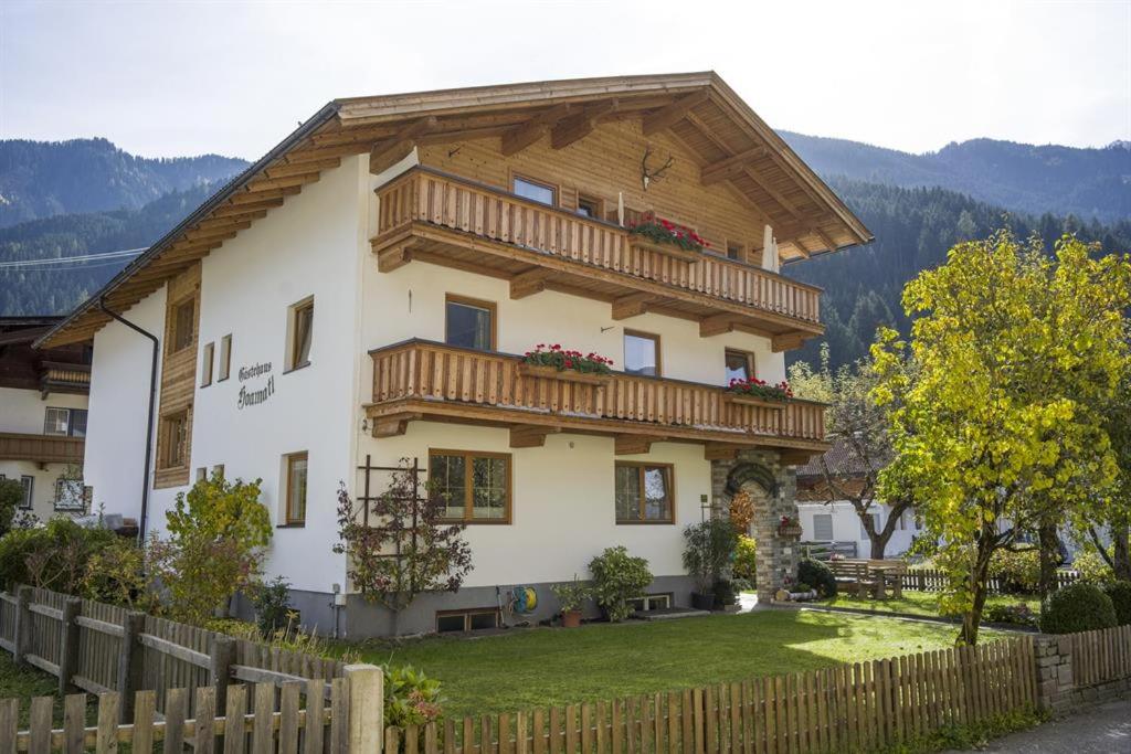 Gästehaus Hoamatl ohne Frühstück - B&B Mayrhofen