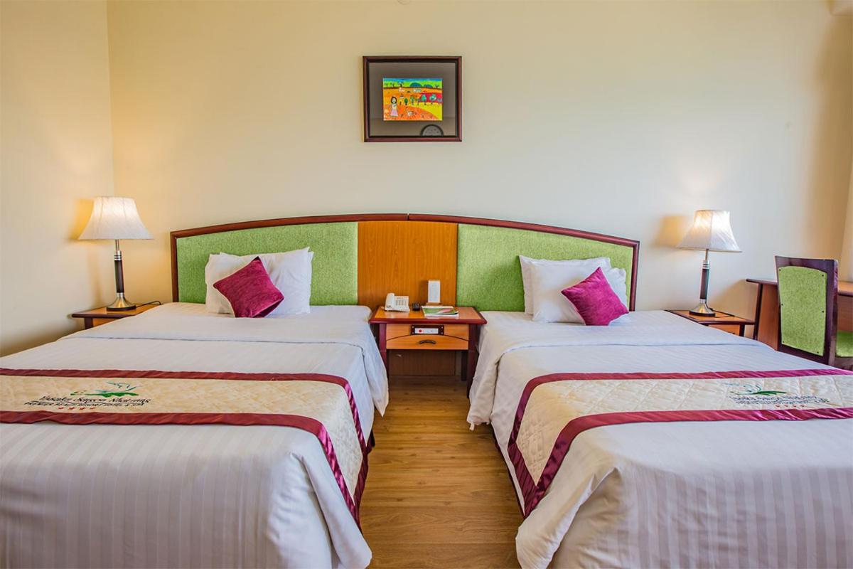 Senior Deluxe Double or Twin Room with Sea View