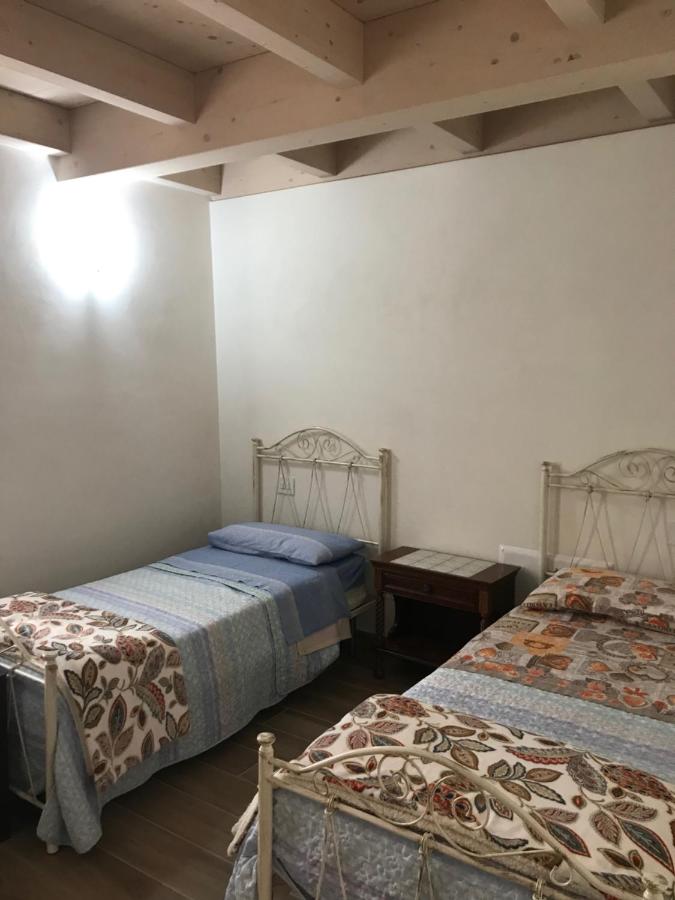 Chambre Lits Jumeaux avec Salle de Bains Privative Séparée