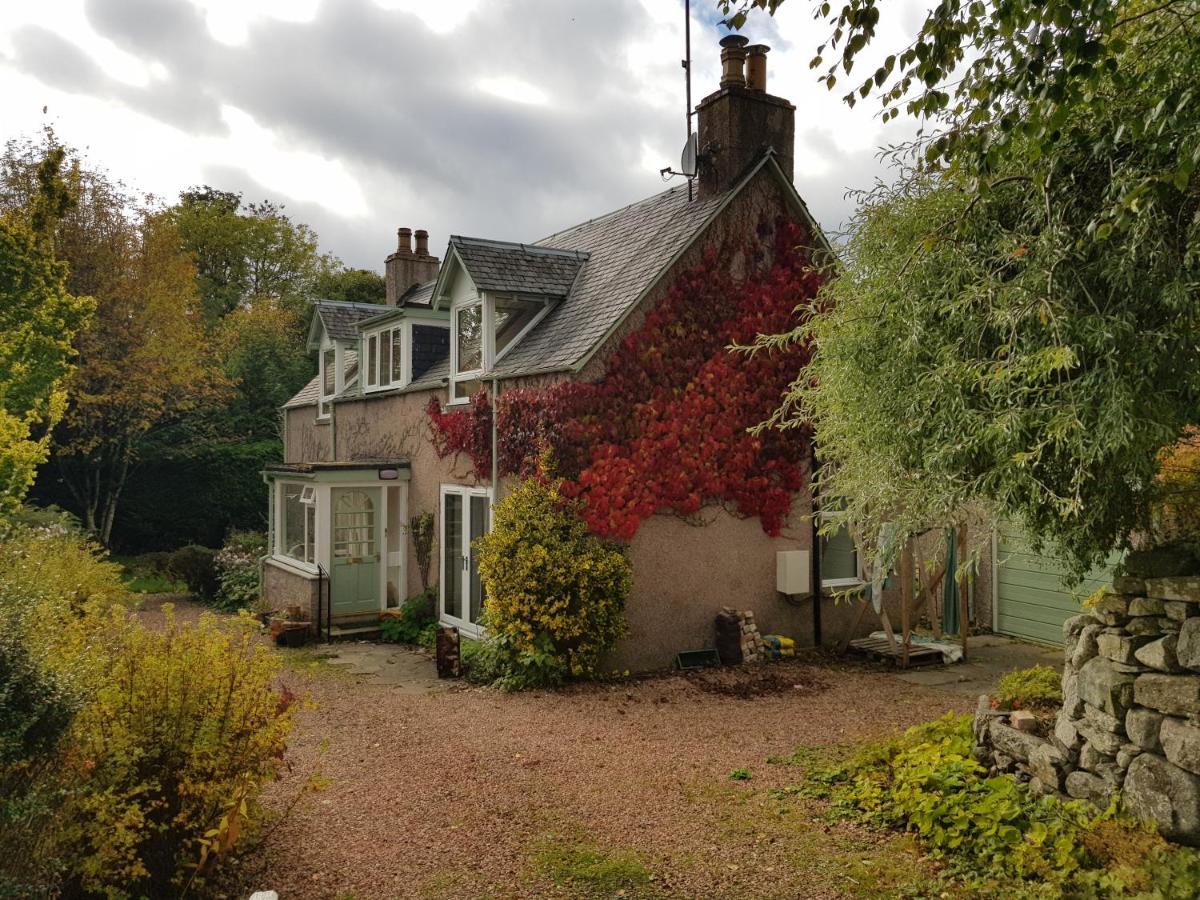 B&B Kirkmichael - Smithy Cottage - Bed and Breakfast Kirkmichael