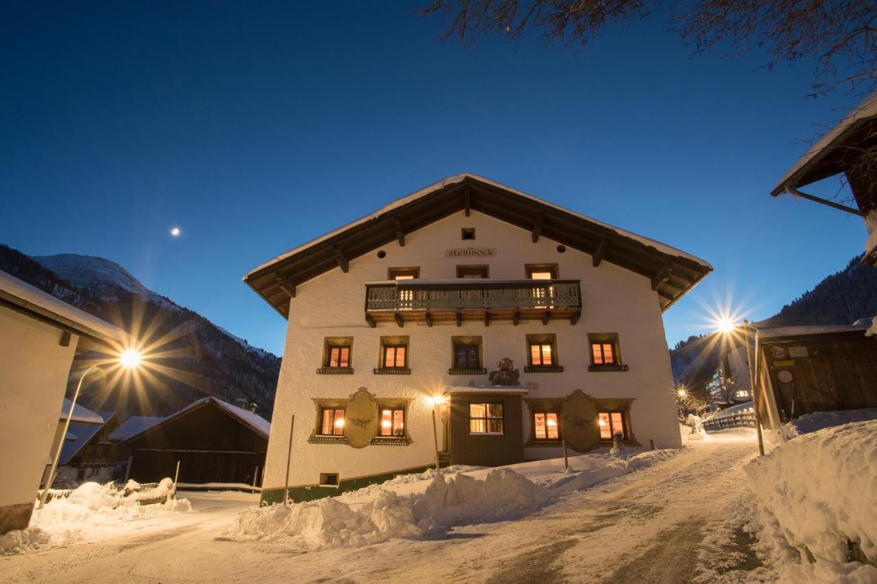 B&B St Anton am Arlberg - Pension der Steinbock - das 300 Jahre alte Bauernhaus - TIROL - Bed and Breakfast St Anton am Arlberg