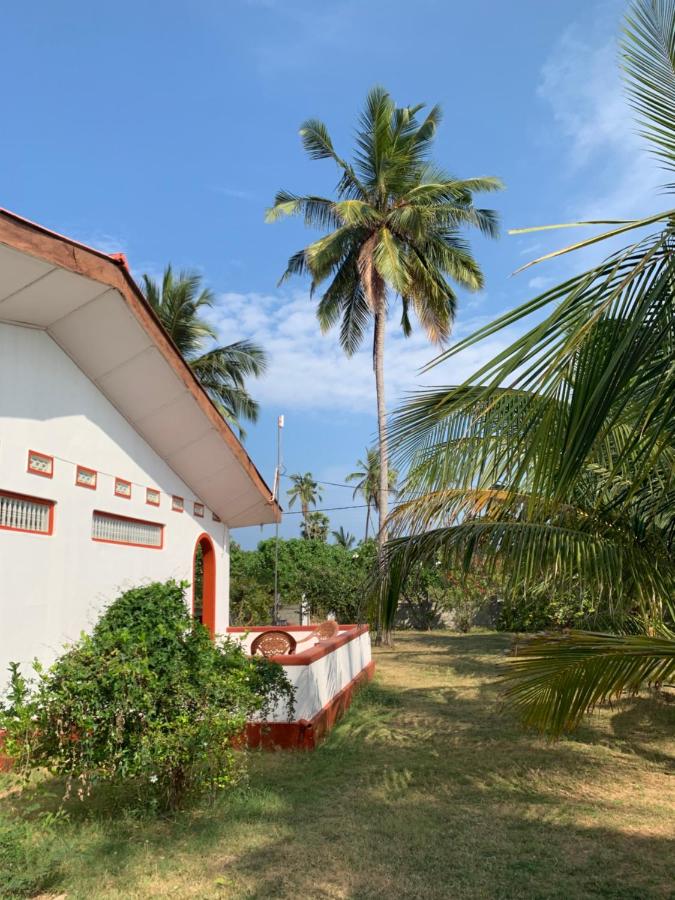 Sampalthivu Beach Villa - B&B