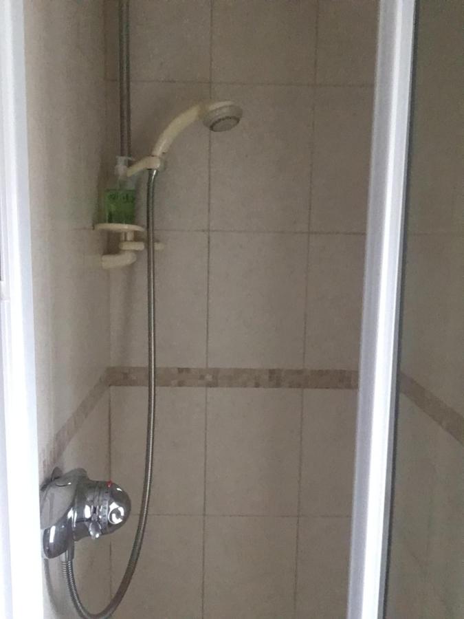 Camera Doppia con Letti Singoli con Bagno Privato 