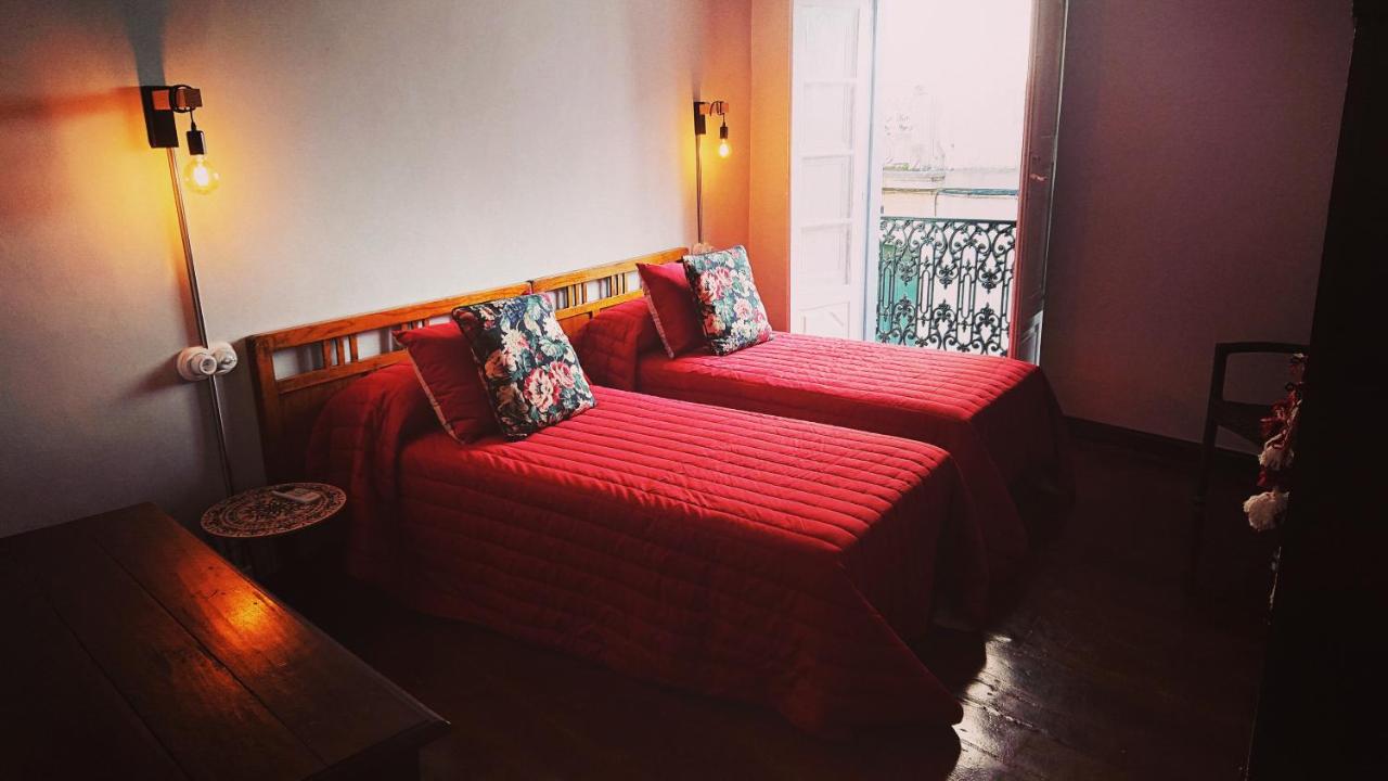 Camera Matrimoniale con Bagno in Comune 