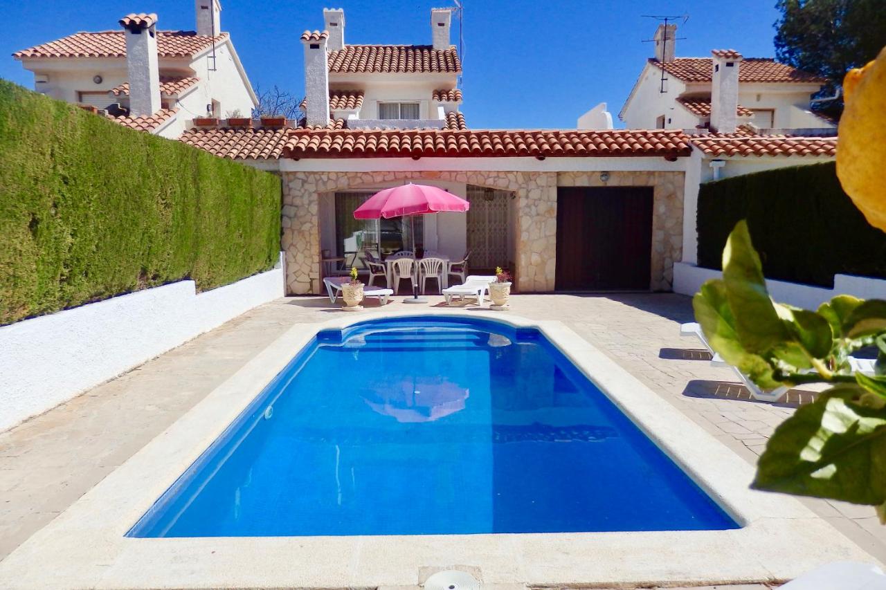 MEDDAYS VILLA HORUS CON PISCINA PRIVADA - Chambres d’hôtes