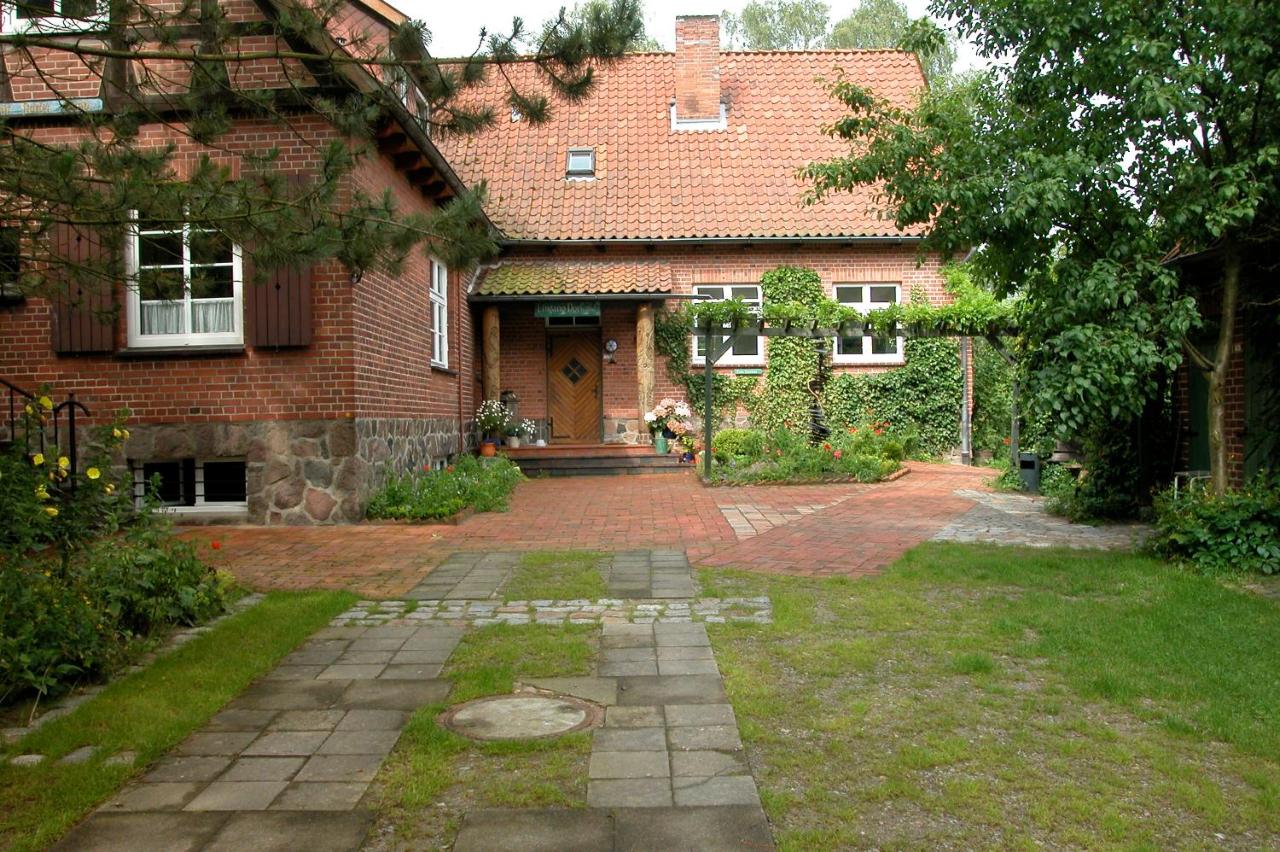 B&B Suderburg - Privatzimmer Alte Schule - Bed and Breakfast Suderburg