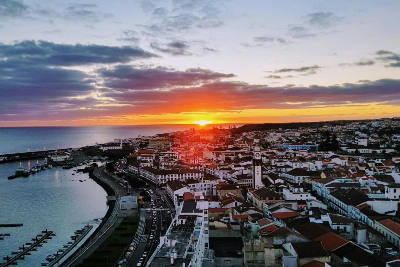 B&B Ponta Delgada - Azores 19th Floor (180º ocean & city view) - Bed and Breakfast Ponta Delgada