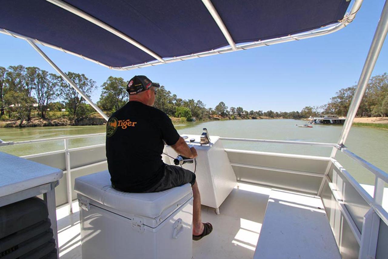 Three-Bedroom Houseboat - Shannon