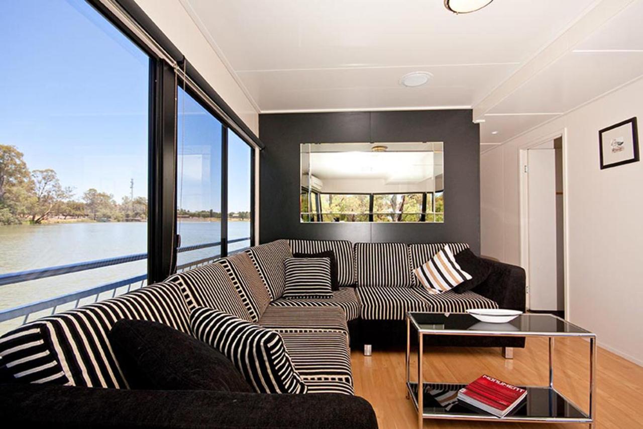 Three-Bedroom Houseboat - Sweet Indulgence 