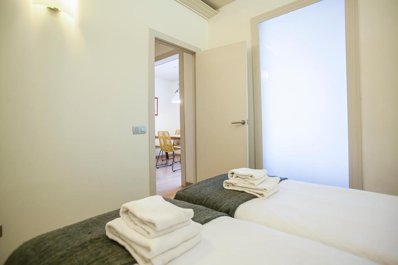 Apartment mit Balkon