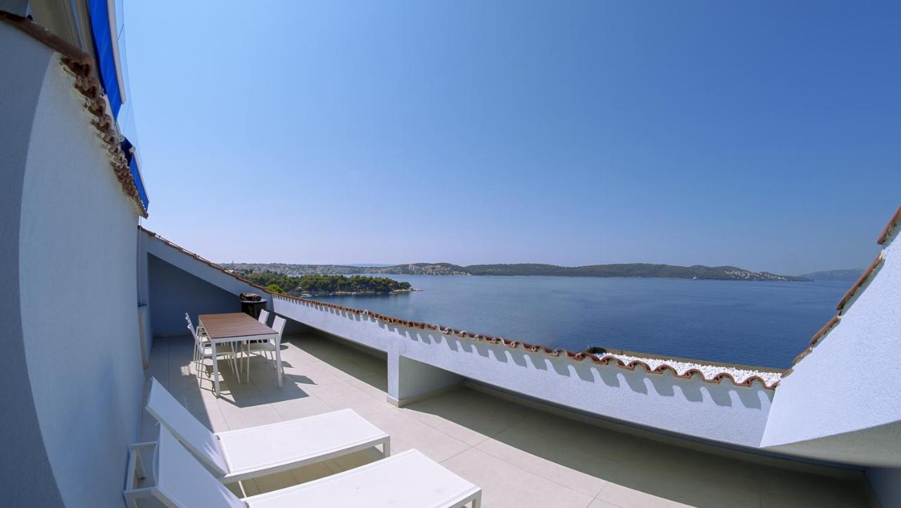 Seafront Luxury Apartments Fun - B&B