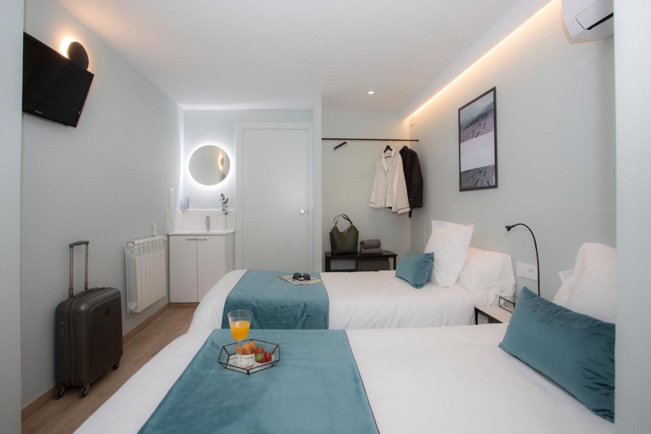 Twin Room with Private Bathroom