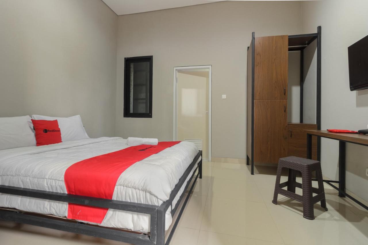 B&B Yakarta - RedDoorz near Puri Indah Mall - Bed and Breakfast Yakarta