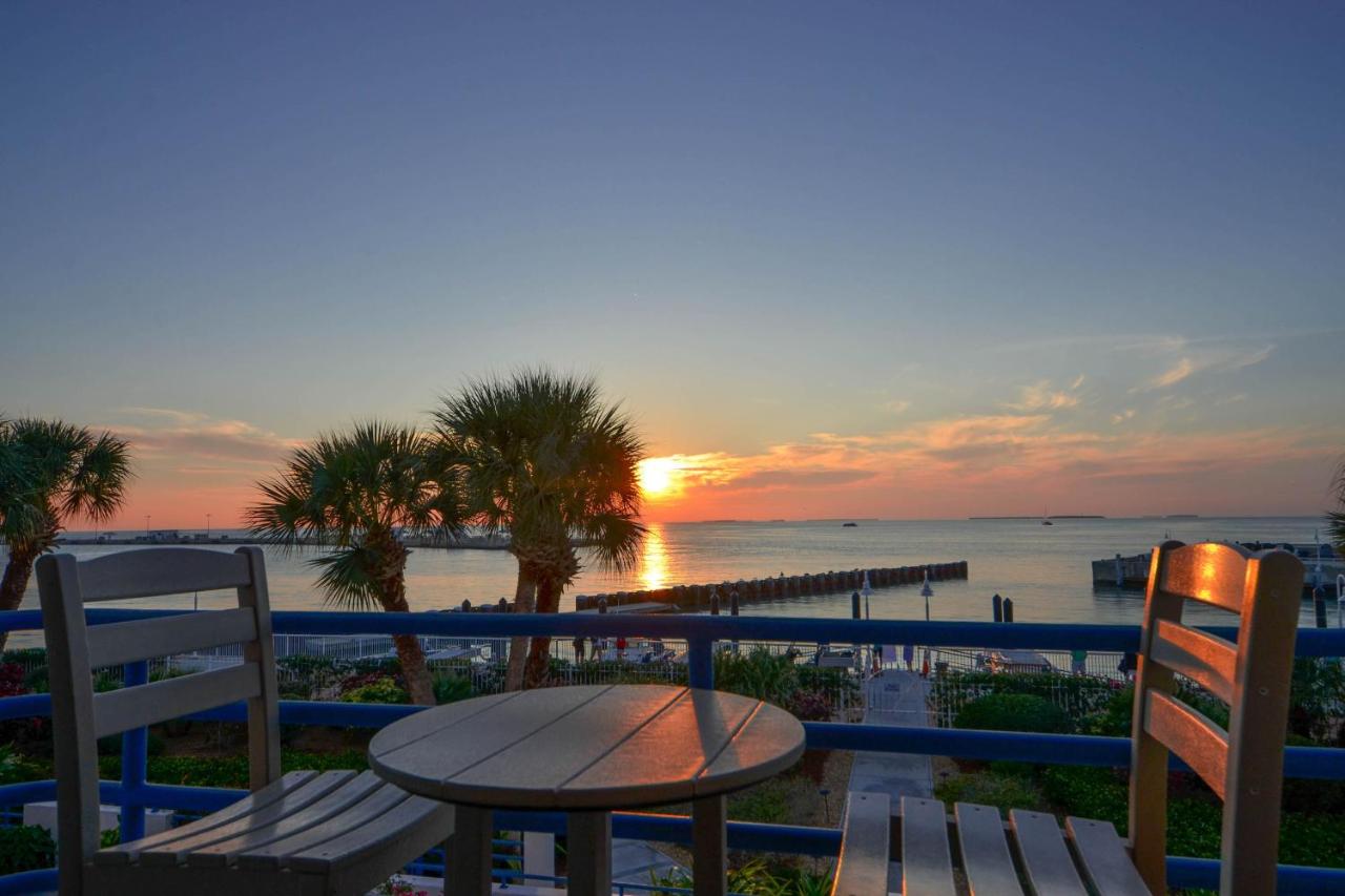 Sunset at Harbour Place - Chambres d’hôtes Key West