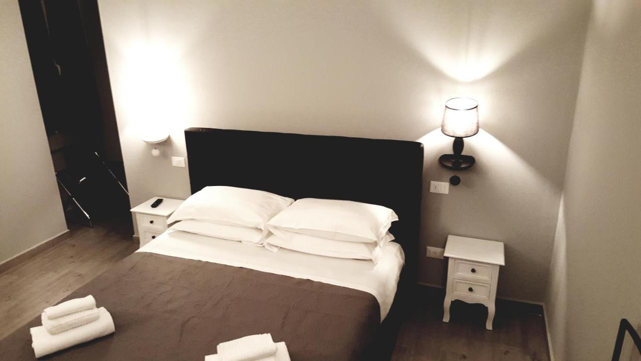 Luxury Large Apartment - 2 Private Bathrooms