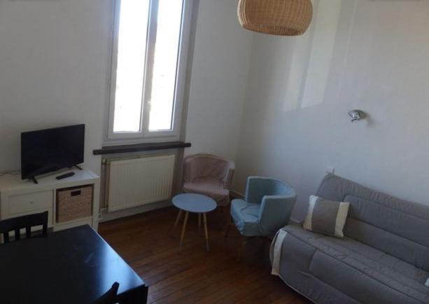 B&B Aix-les-Bains - Studio Cosy, avec Parking et Proche du Centre - Bed and Breakfast Aix-les-Bains