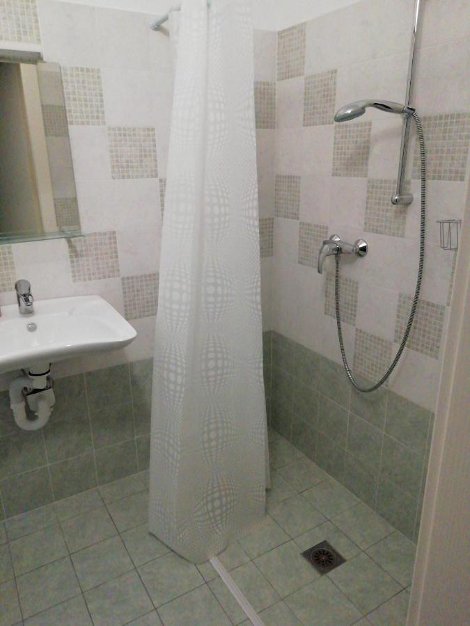Vierbettzimmer mit eigenem Bad