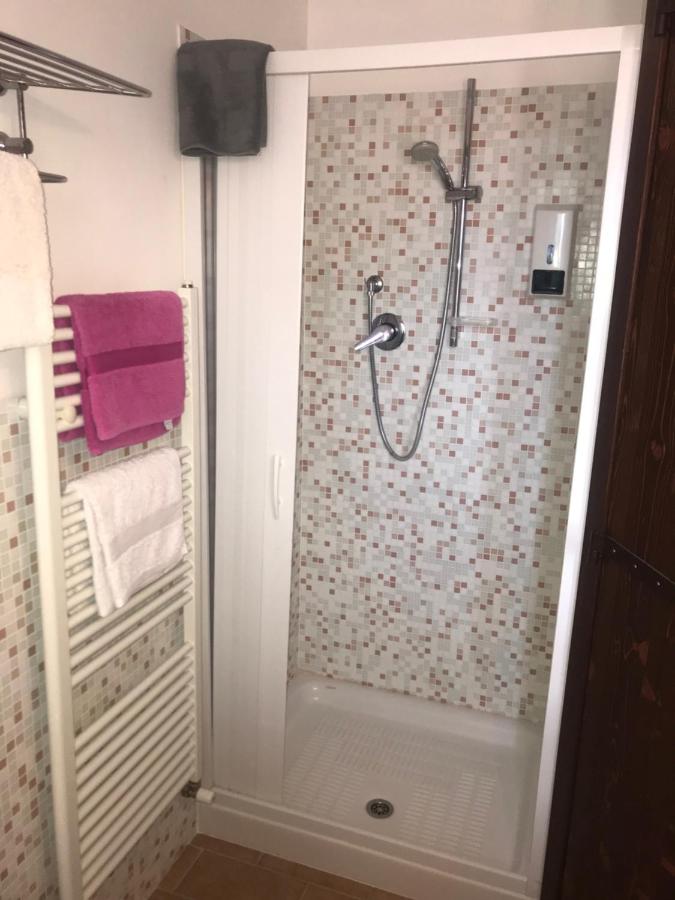 Einzelzimmer mit Dusche