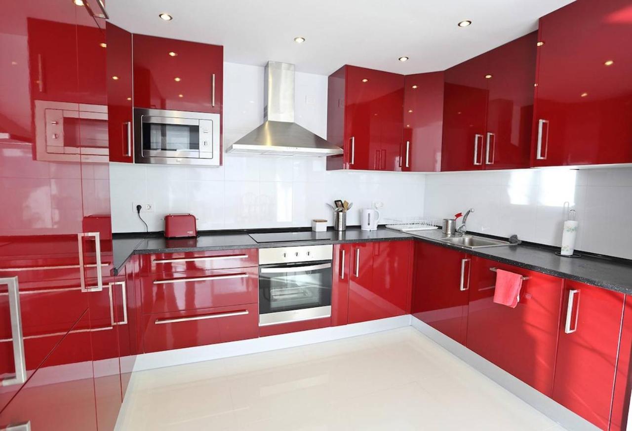 DARUMA APARTMENTS 3-Bedroom Penthouse with Sea Views - B&B