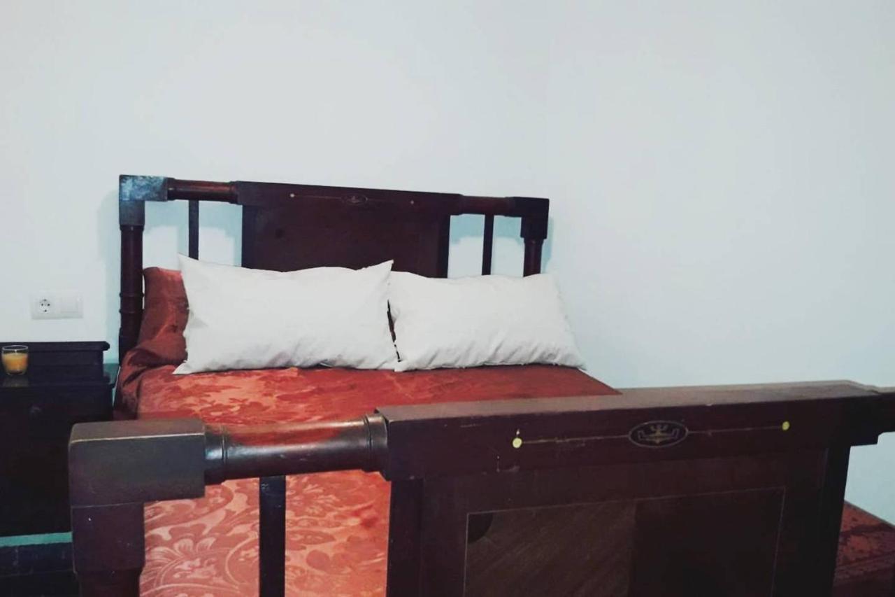 Casa De Enguídanos - Bed and Breakfast