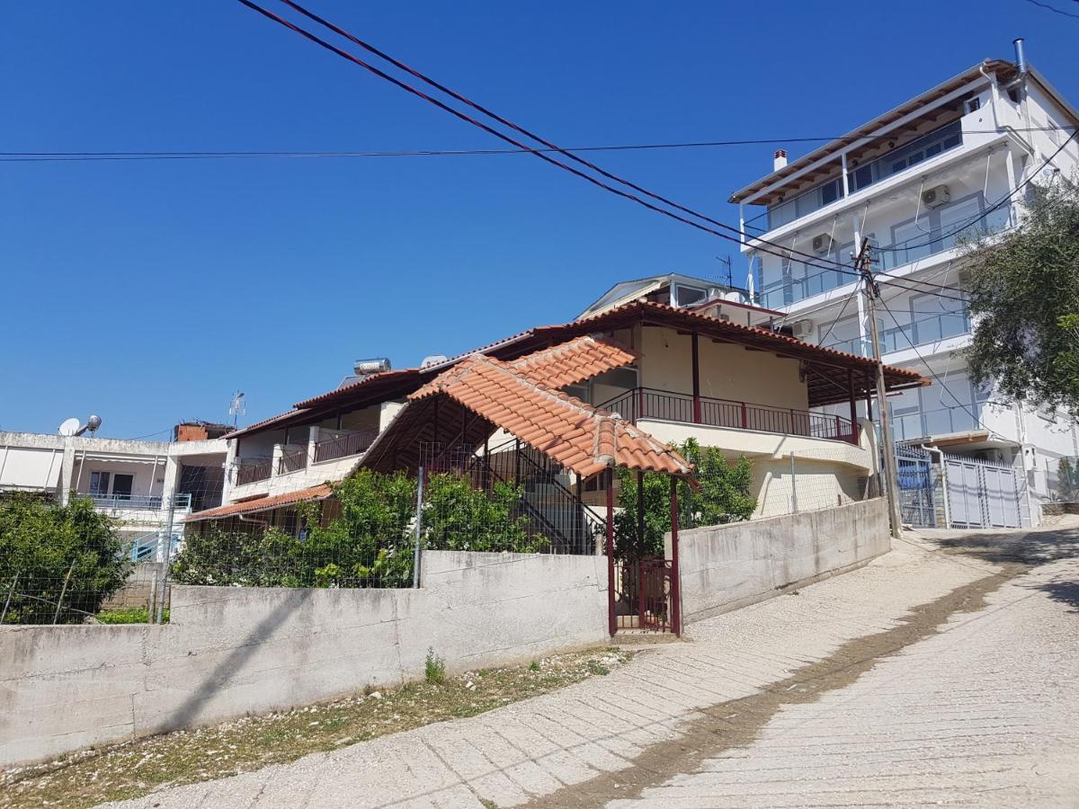 Eljudi House - Bed and Breakfast Borsh