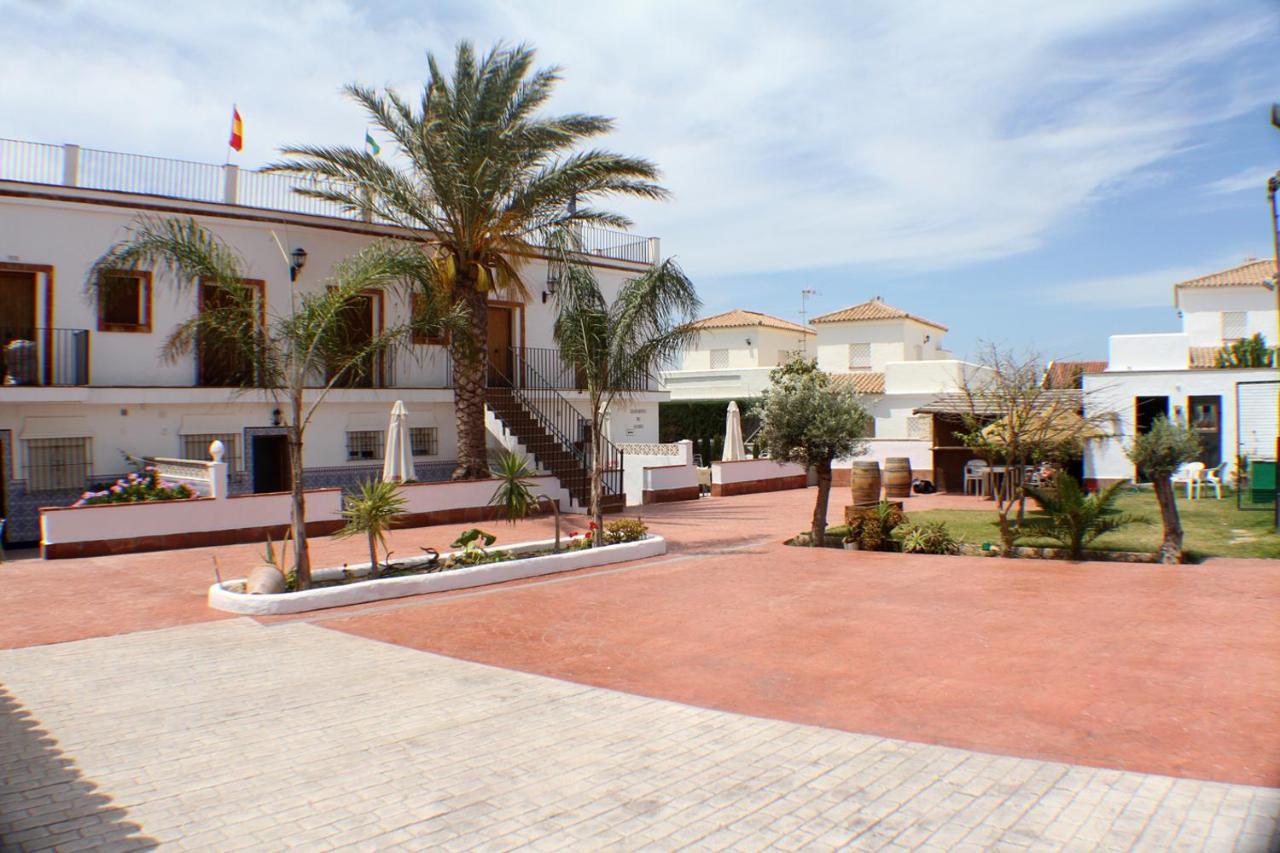 Apartamentos La Palmera - B&B