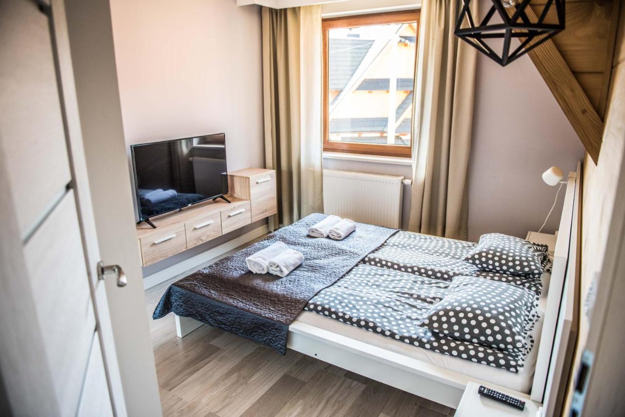 Apartment with Mountain View