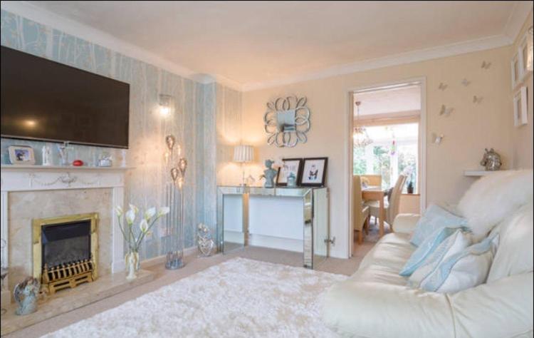 Comfy private room in shared house - B&B