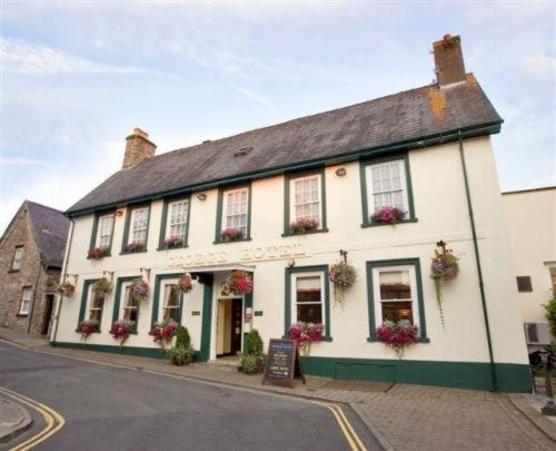 B&B Brecon - The George Hotel Wetherspoon - Bed and Breakfast Brecon