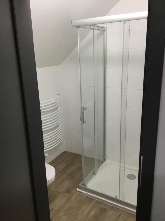 Zweibettzimmer mit eigenem Bad