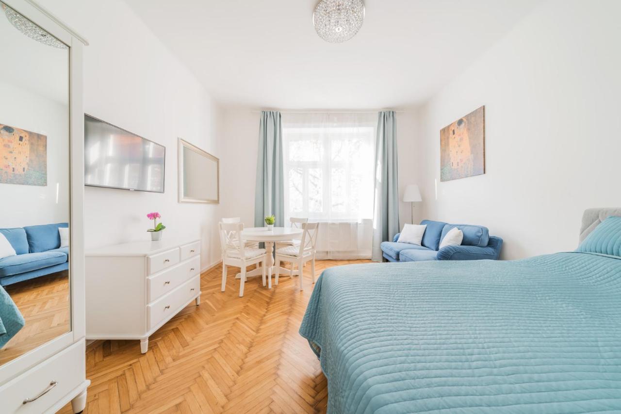 B&B Vienna - Herzlich Willkommen - Küss die Hand 2 - Bed and Breakfast Vienna