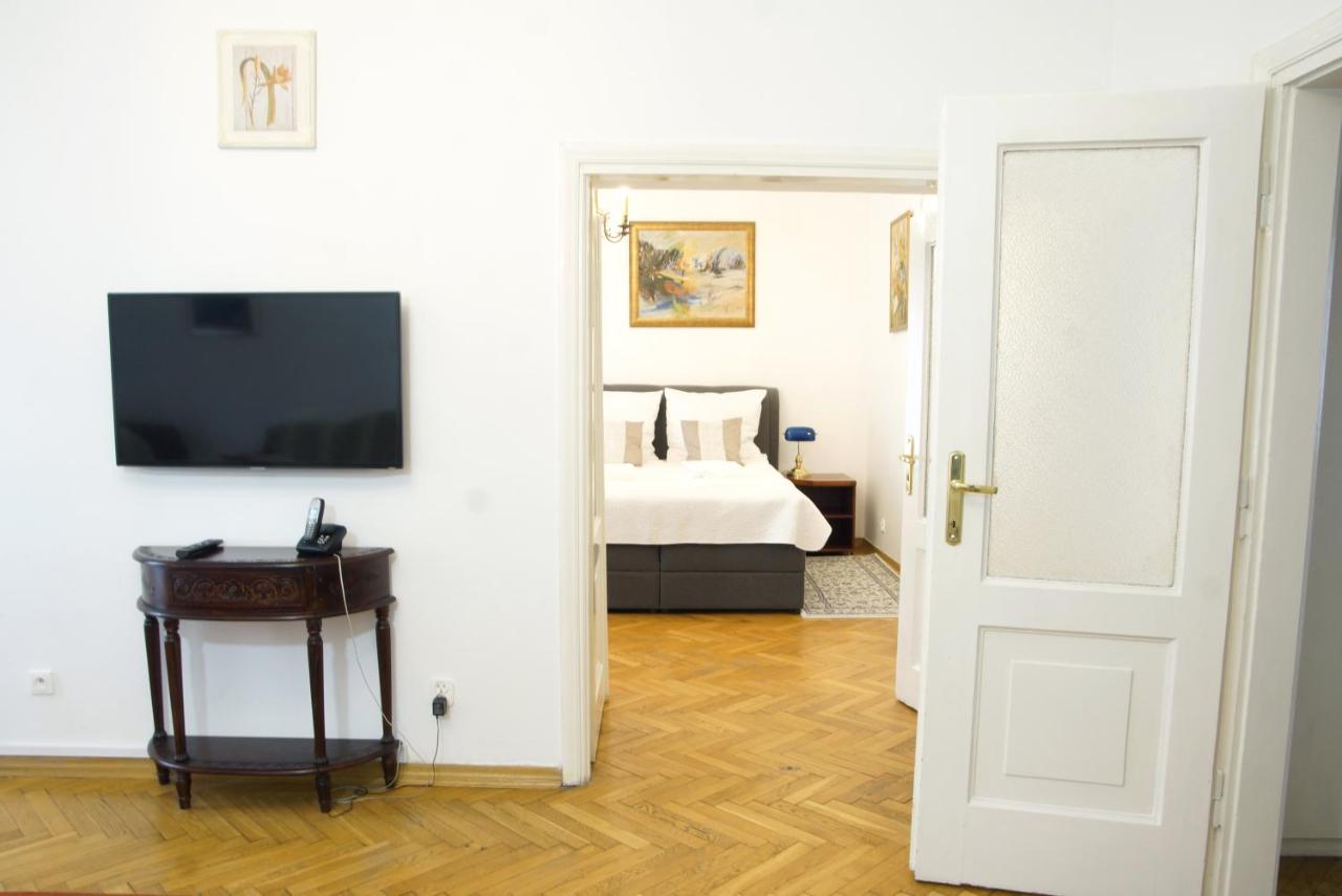One-Bedroom Apartment (2 Adults)
