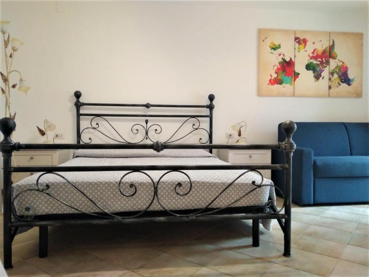 Estudio con balcón
