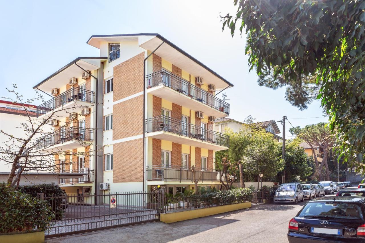 Villa Maria Apartments nel Cuore di Riccione - B&B
