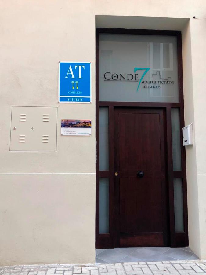 Edificio Conde 7- Plaza de la Merced - B&B