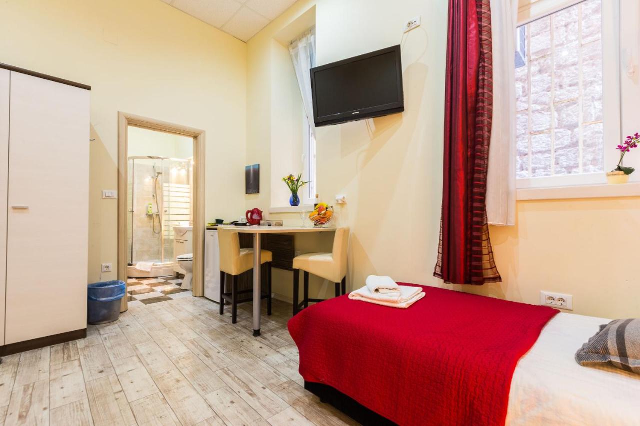 Tweepersoonskamer met 2 Aparte Bedden