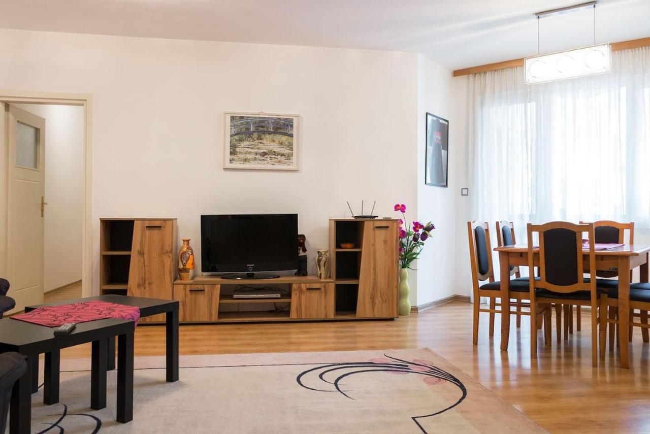 B&B Plovdiv - GLORIOUS - 2-Bedroom apartment near Youth Hill - Bed and Breakfast Plovdiv