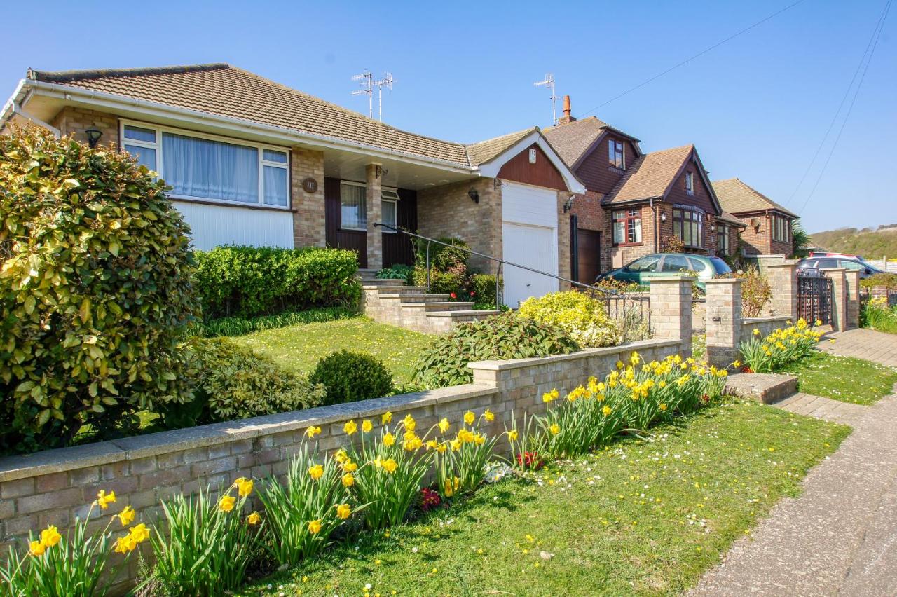 B&B Rottingdean - Dean Court Bungalow - Parking - by Brighton Holiday Lets - Bed and Breakfast Rottingdean