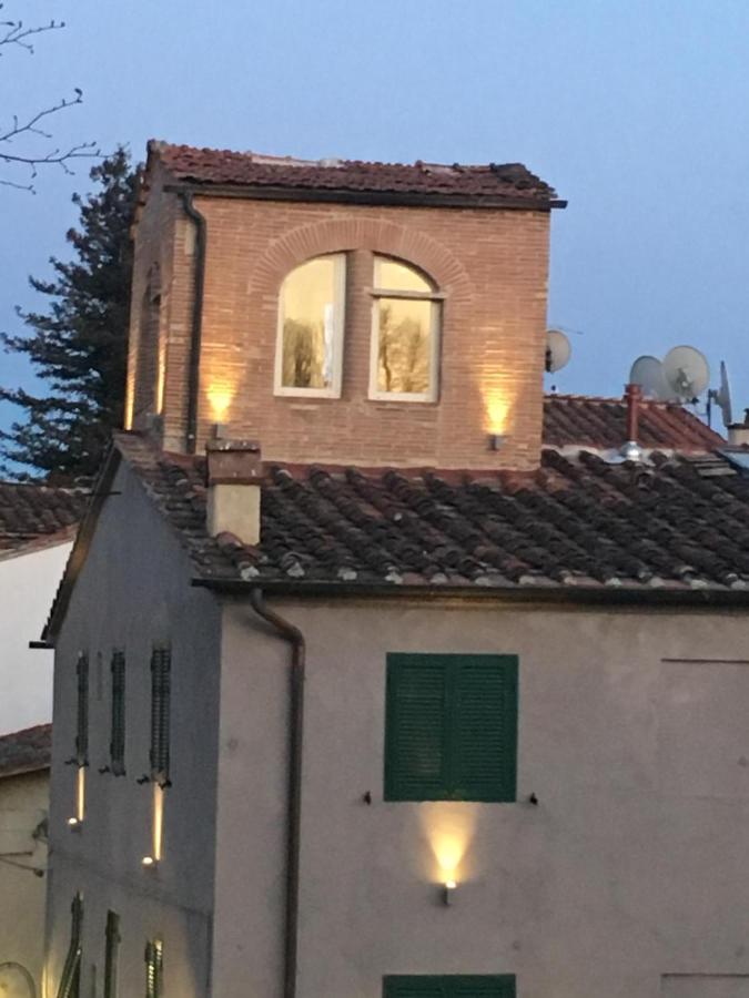 Inside the Wall - B&B Lucca