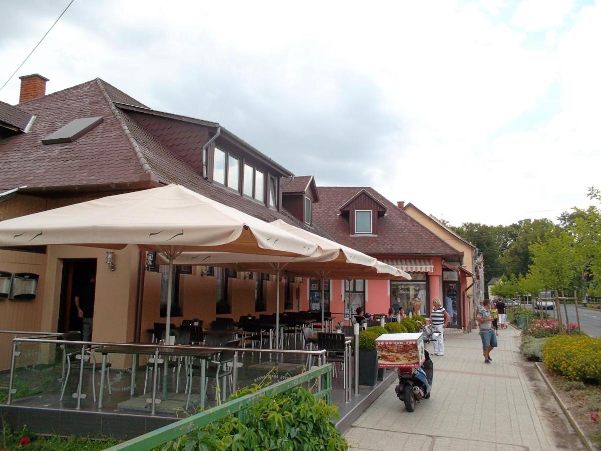 Delfin Apartman - B&B Sárvár